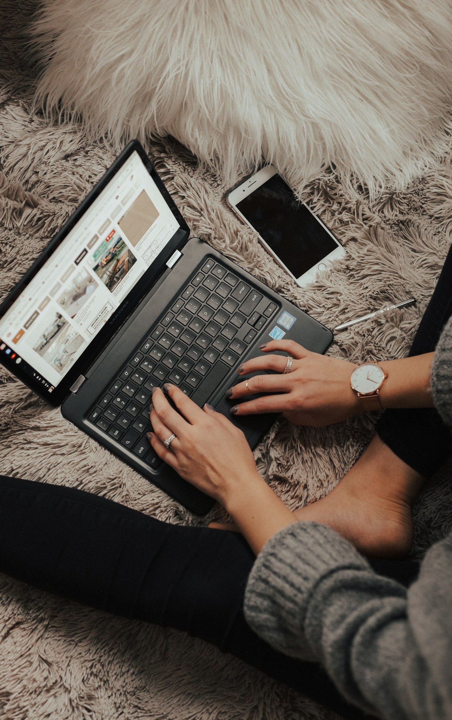 Top Tech Accessories You Need for Productive Travel This Season